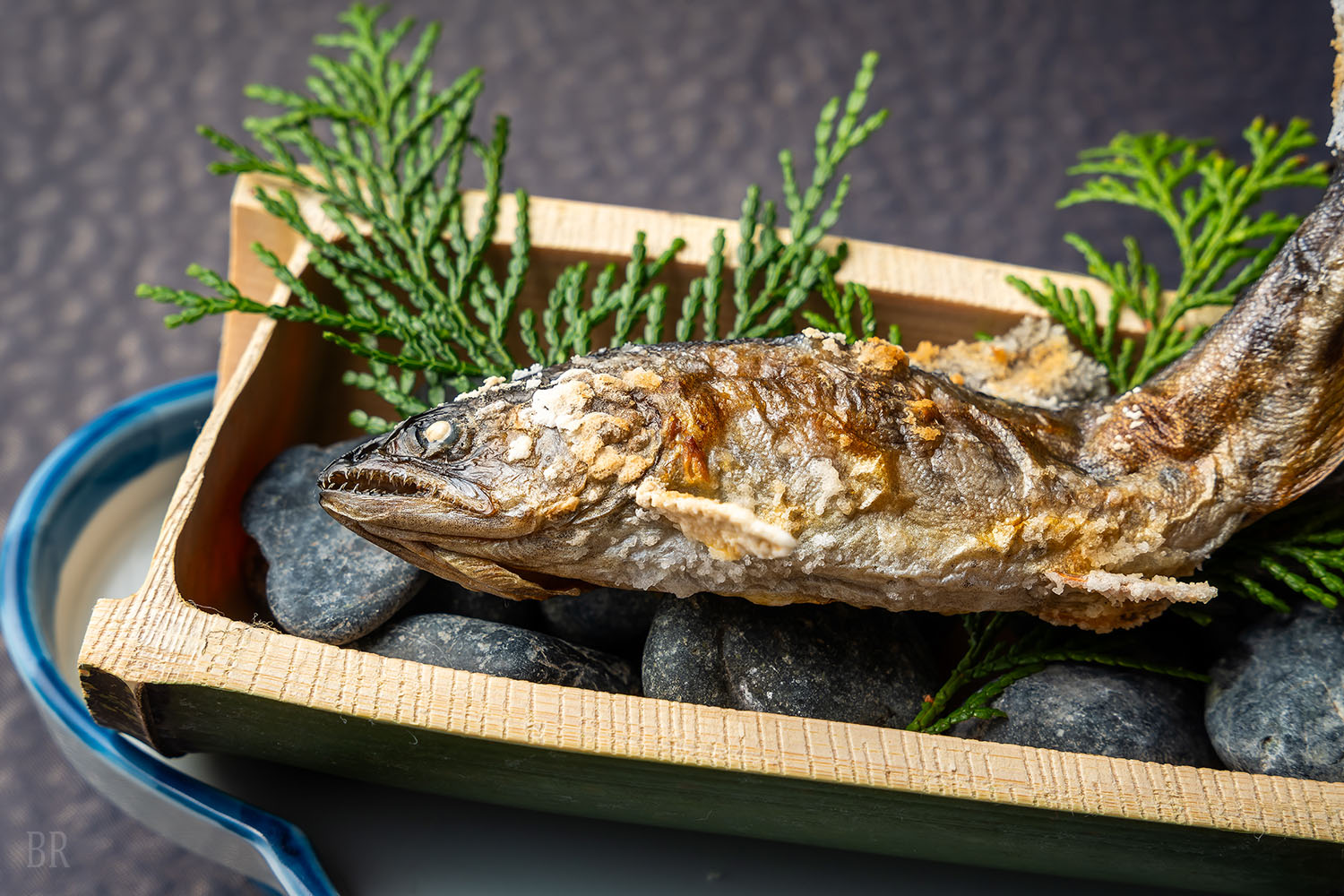 焼物の歴史薫る川魚塩焼き